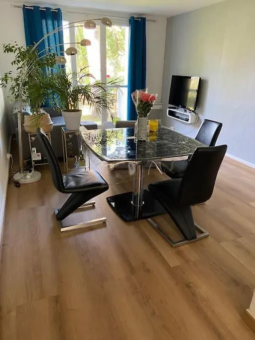 Flat Air Conditioning 4 People Near Stadium Beach Marsilya Daire